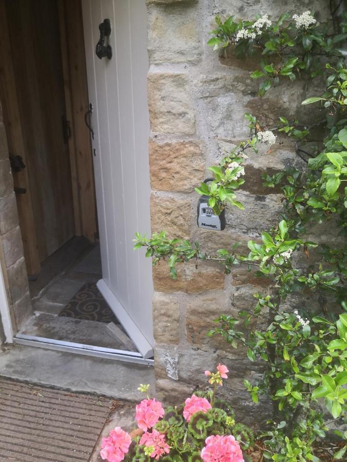 Shed End, In 18Th Century Lothersdale Mill Bd20 8En Exteriör bild